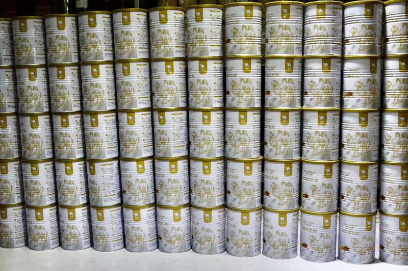 主推全脂驼奶粉，其配料表是生驼乳