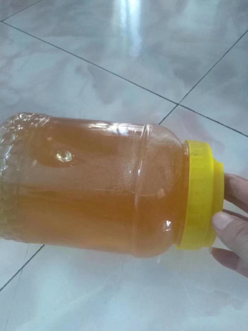 《长白山椴树蜜》。保质保量，保蜂蜜度数，不满意包退