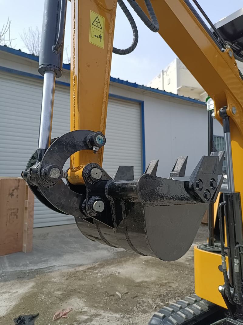 小型挖掘机家用挖土1吨小挖机微型果园农用多功能微挖勾机
