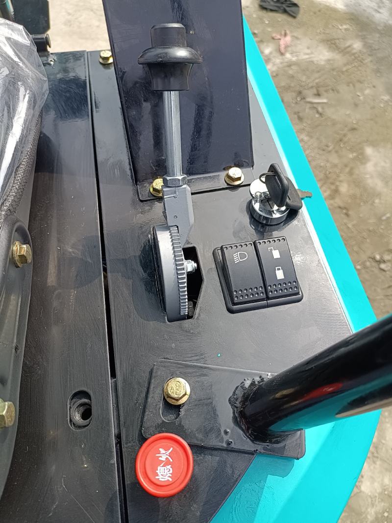 小型挖掘机家用挖土17吨小挖机微型果园农用多功能微挖勾机