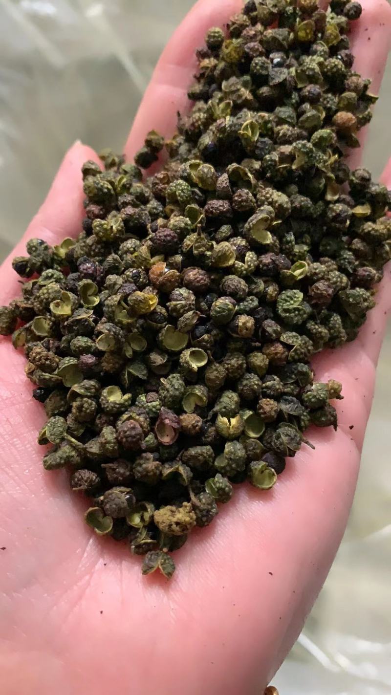 花椒/产地云南，颗粒饱满，开口好米米少，味道香麻味浓厚！