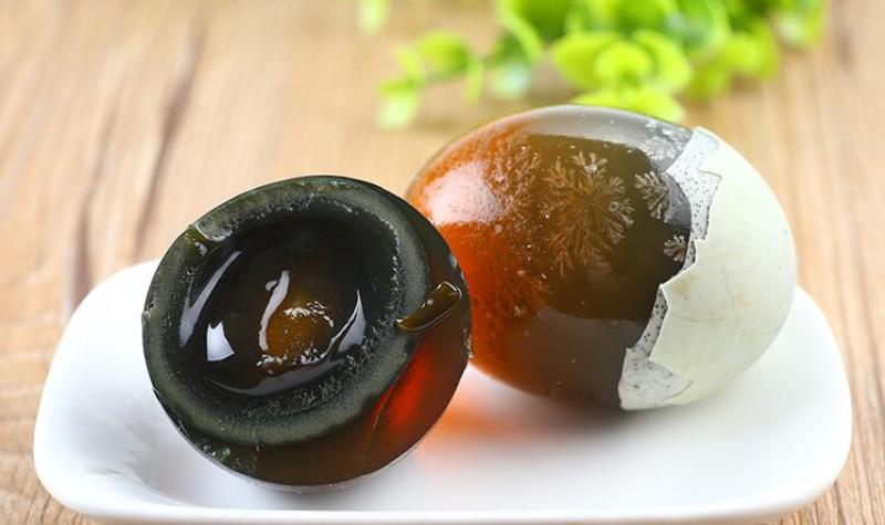 五香流油咸鸭蛋，松花蛋