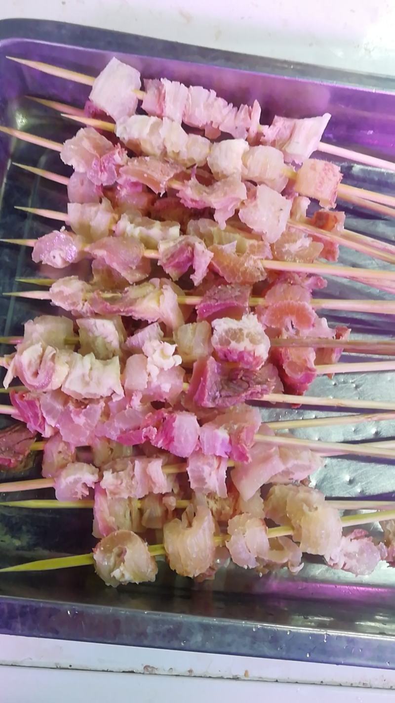 牛西冷筋柴火煮熟，口感筋道，百吃不腻