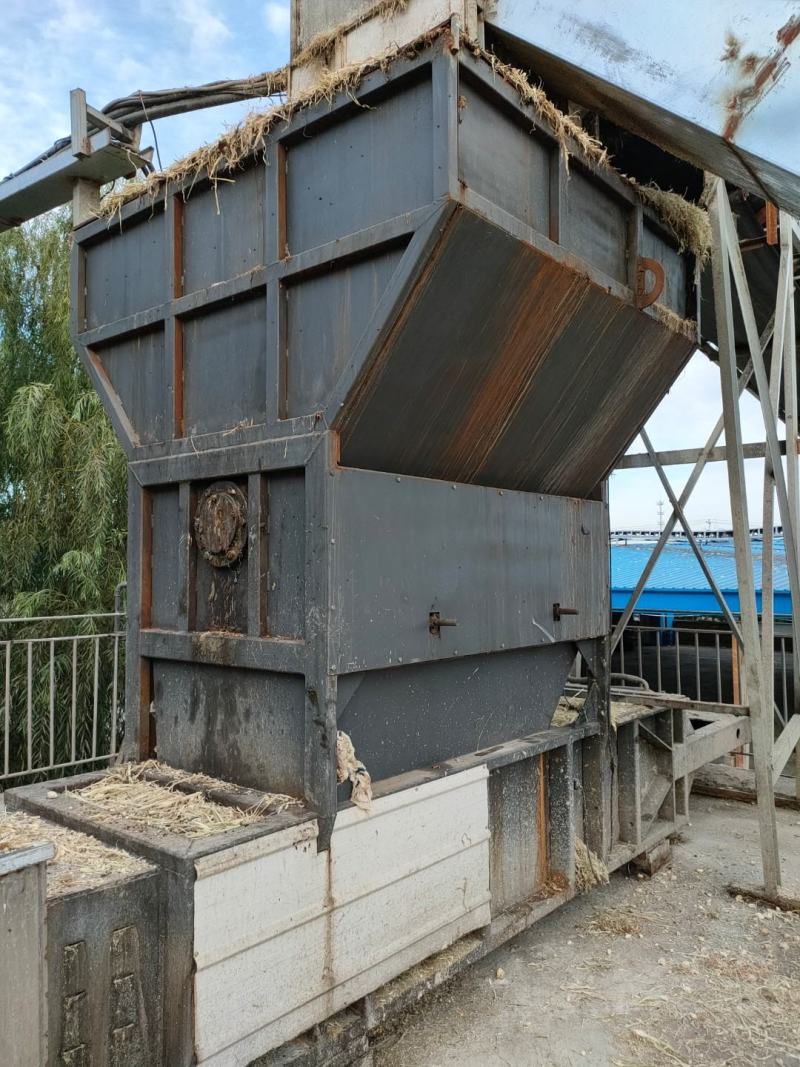 销售二手大型秸秆饲料粉碎机给钱就卖可以定制新机