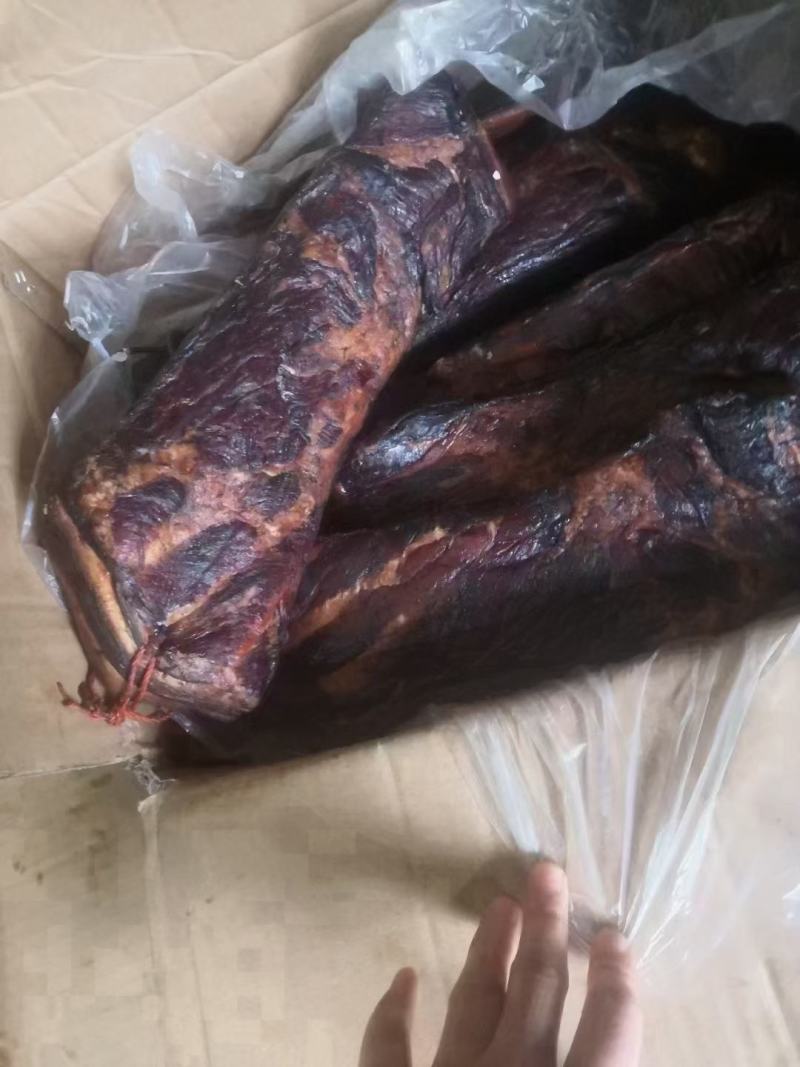 厂家直销各种腊肉大块肉麻辣五香都有欢迎下单