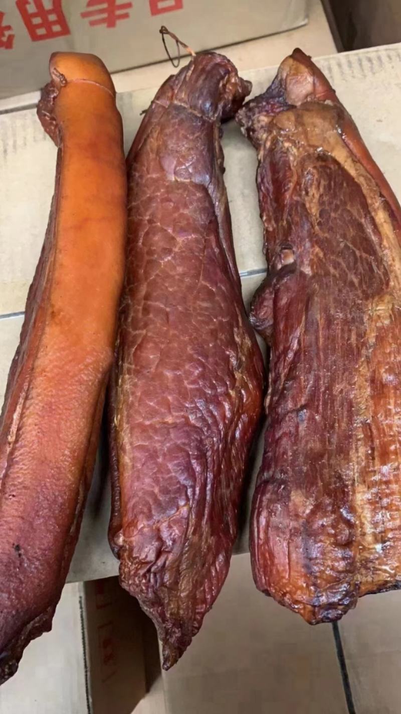 厂家直销各种腊肉大块肉麻辣五香都有欢迎下单