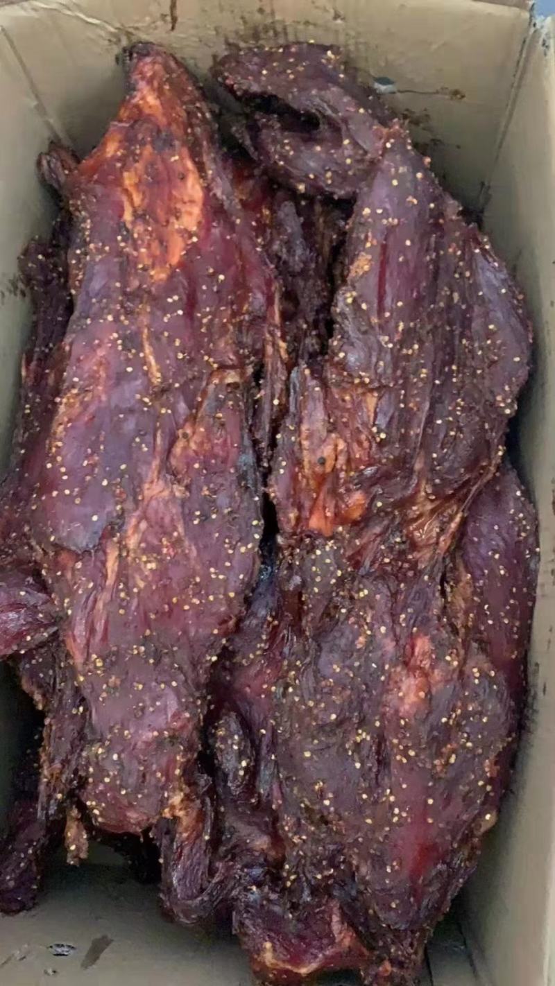 厂家直销各种腊肉大块肉麻辣五香都有欢迎下单