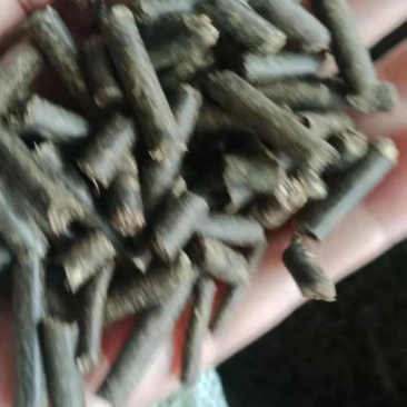 长年出售花生秧牛羊草、花生秧草粉、花生秧颗粒、压块麦秸。