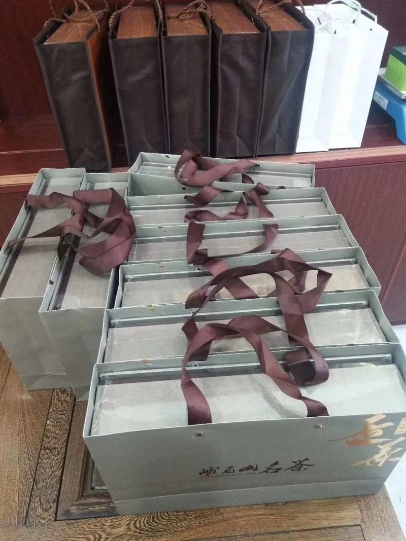 峨眉山高山绿茶，精品绿茶