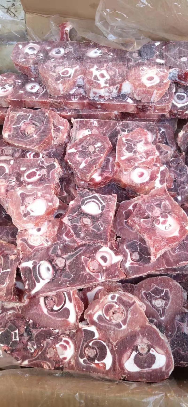 乳牛脖骨，牛脖子，含肉多，可切片酱卤都可