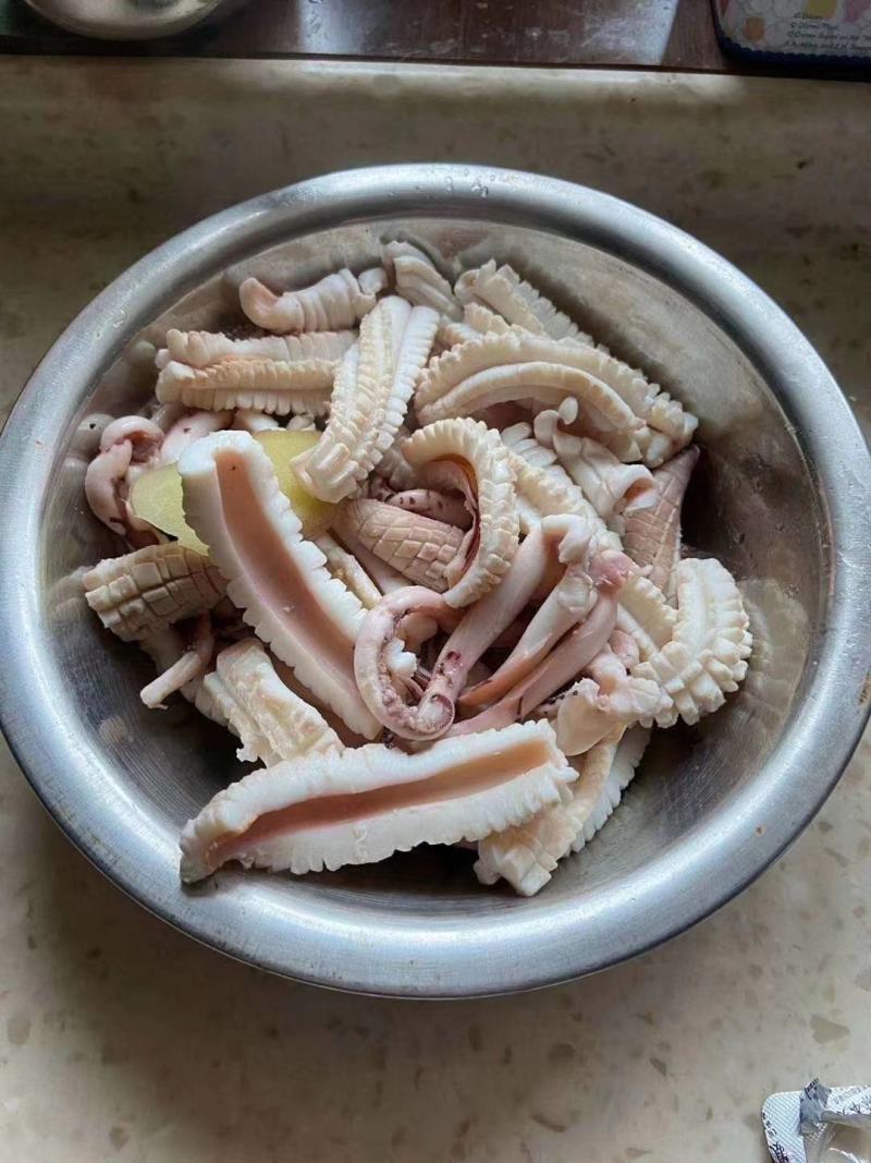 黑皮鱿鱼，内质厚，爽口，鱿鱼中***的鱿鱼，适合酒店饭店