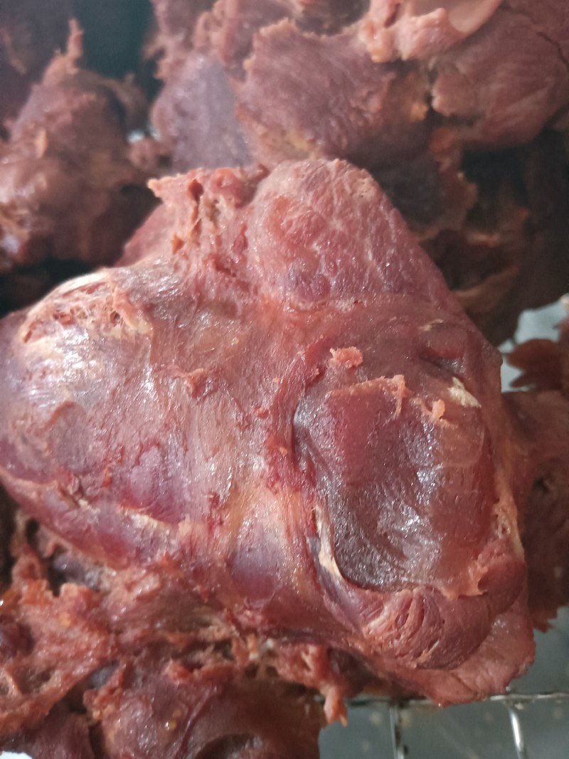 杜蒙荣辉全熟五香牛腱子，一层肉一层筋，不含淀粉