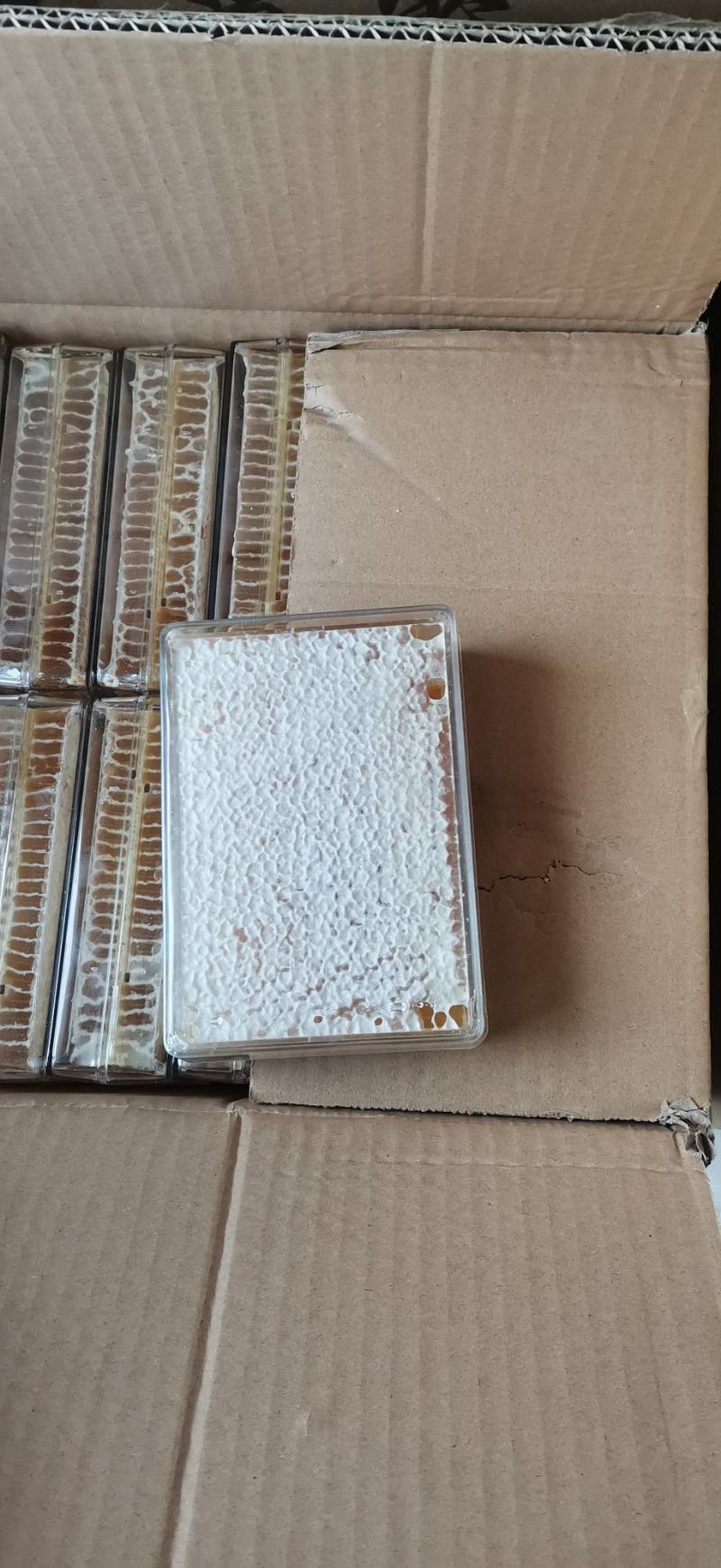 蜂蜜蜂巢蜜产地供货蜂蜜巢蜂窝蜜嚼着吃欢迎选