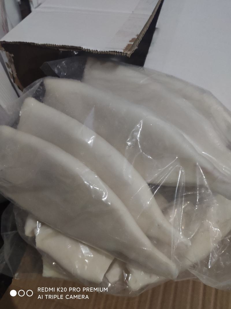 秘鲁鱿鱼去皮胴体，10公斤一件，鲜度好，编织袋，纸箱包装