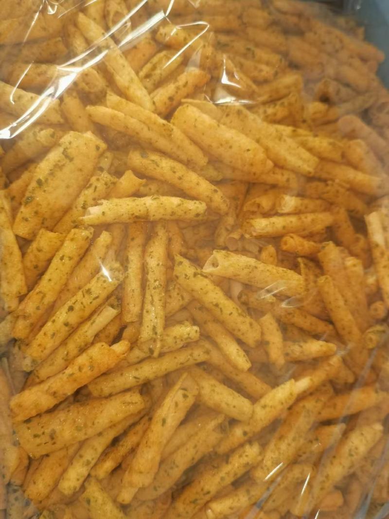 麻花，甜辣。海苔卷，鸡味块