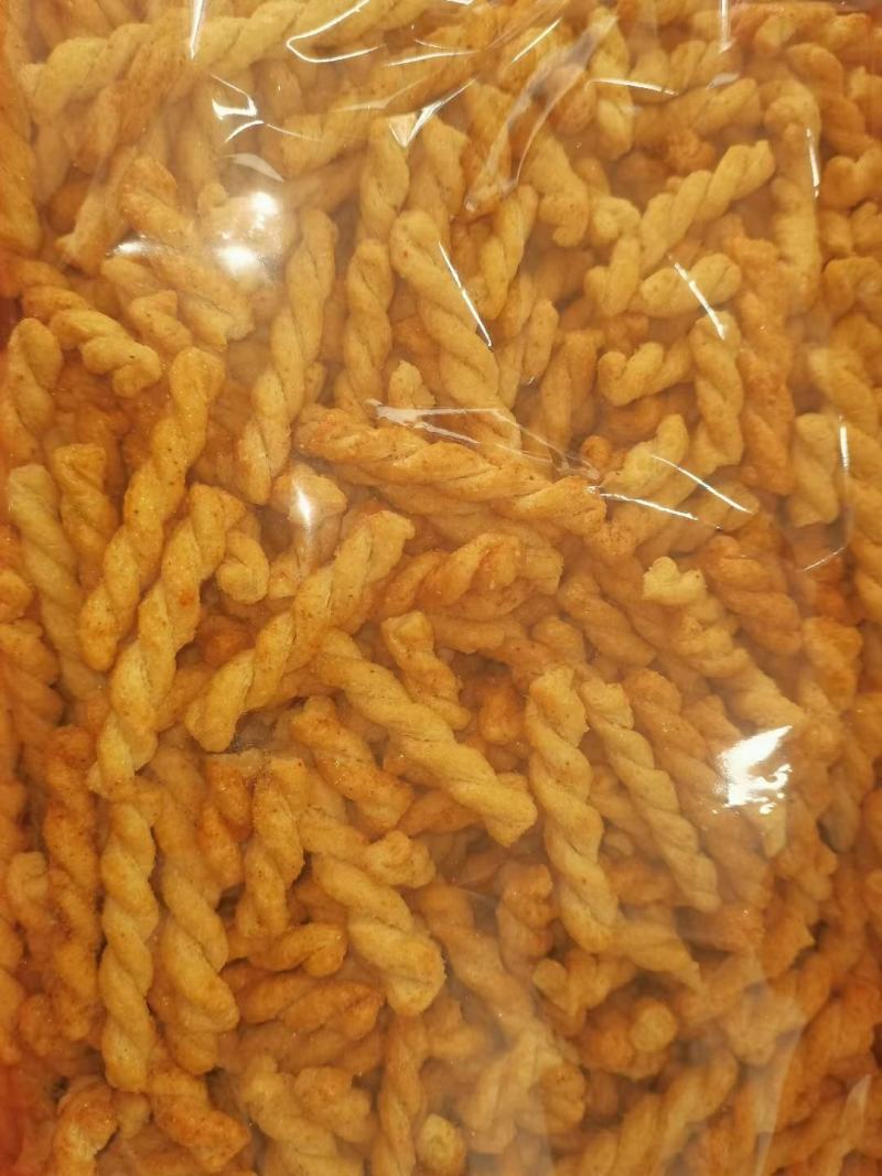 麻花，甜辣。海苔卷，鸡味块