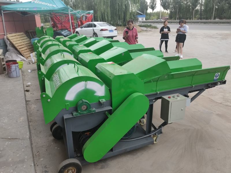8吨铡草揉丝机干湿两用铡草速度快时产8吨草料