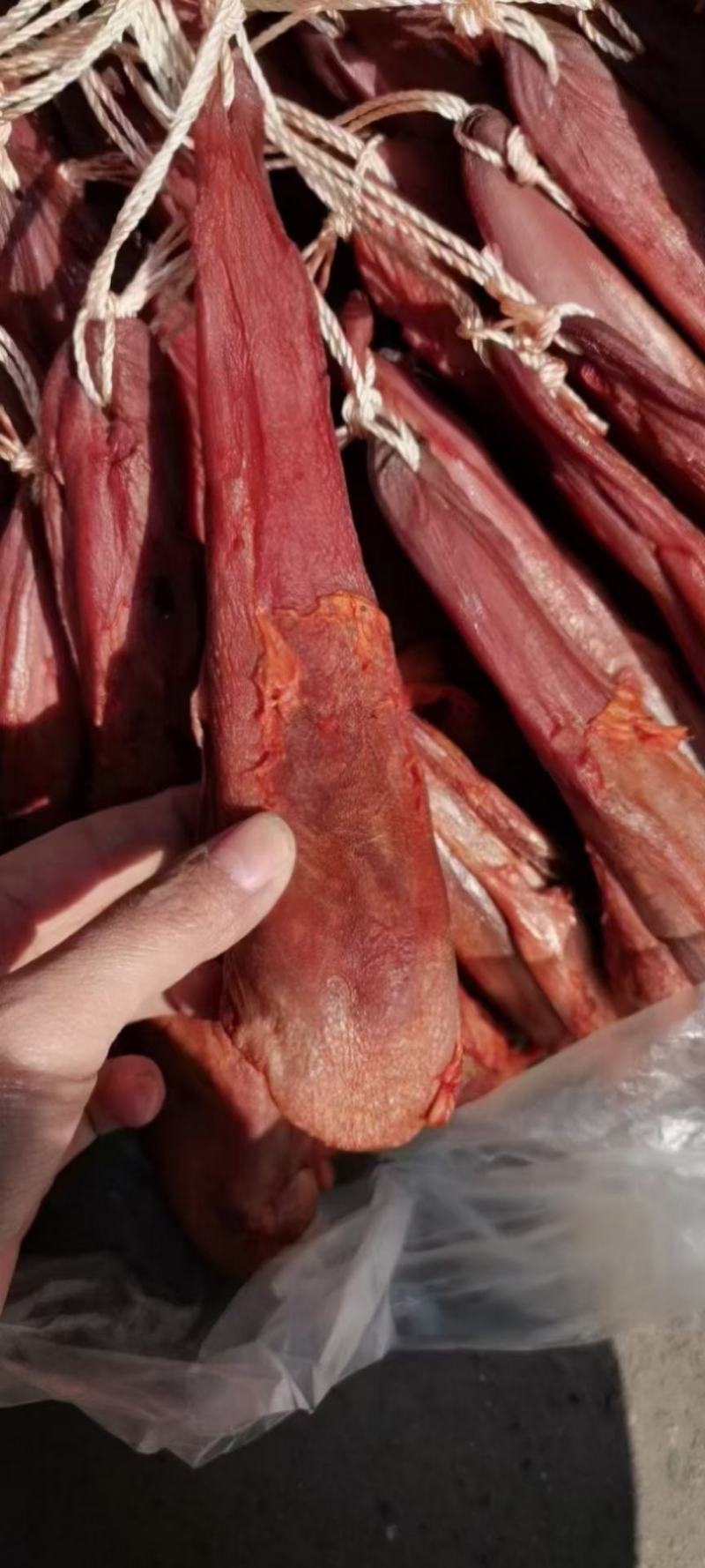 【腊肉】猪舌九成干，大量现货，价格便宜，需要的可以联系！