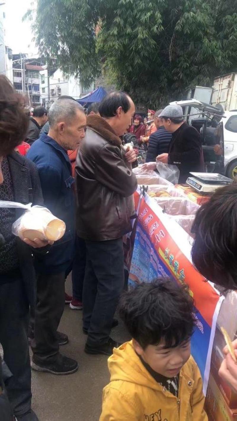 新疆驼奶饼干送骆驼送条幅送录音是6个口味