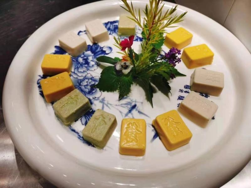麻将鸡豆花，12个*36盒/件，一盒180克。三色可选