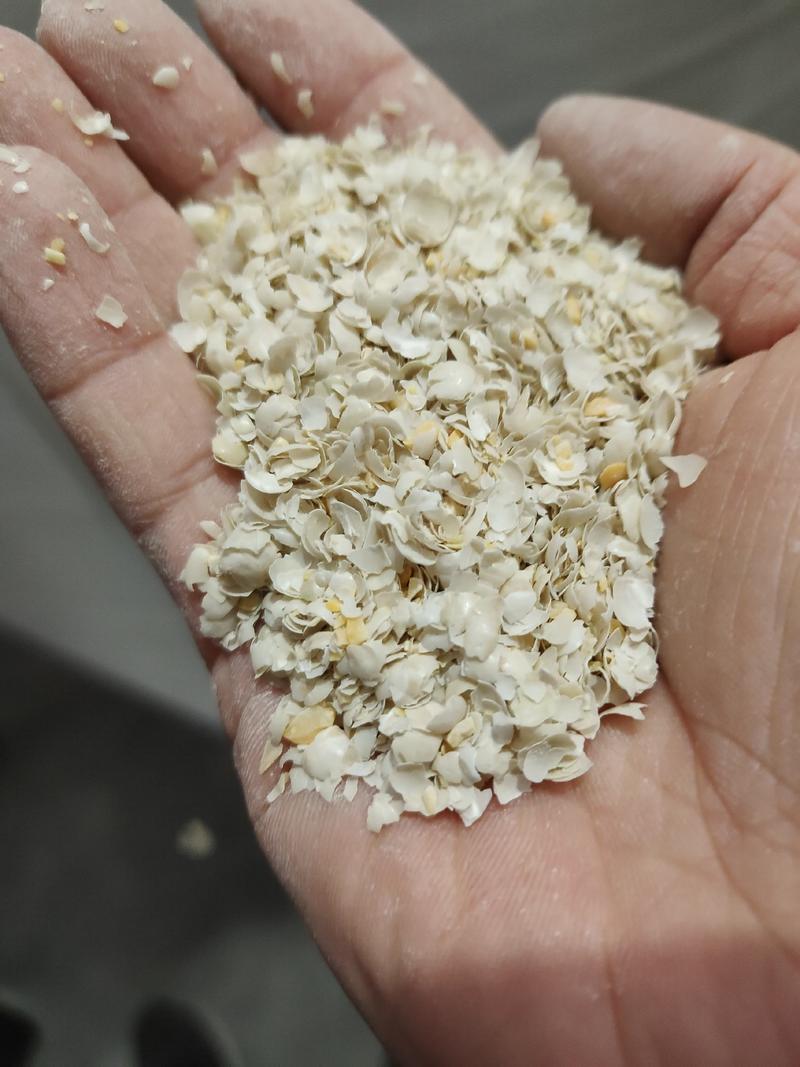 【优选】饲料豌豆皮牛马羊动物饲料豌豆壳产地供货质量保障