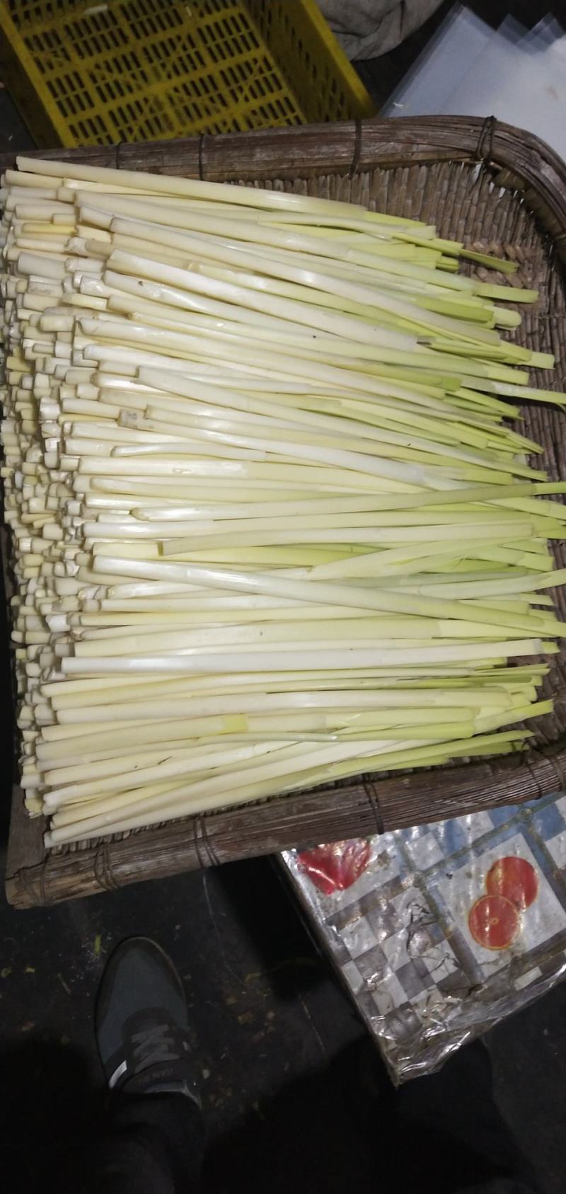 大量供应新鲜蒲菜，批发毛菜，净菜，1斤2斤3斤真空包装的
