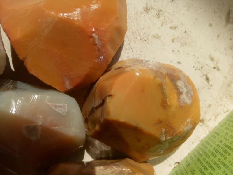 自家玛瑙原石，颜色多，货量大，价格优！