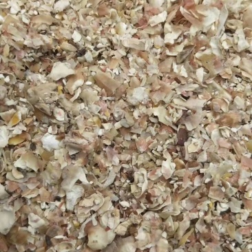厂家直供大片玉米片喷浆皮鸡鸭鹅牛羊好饲料保证质量