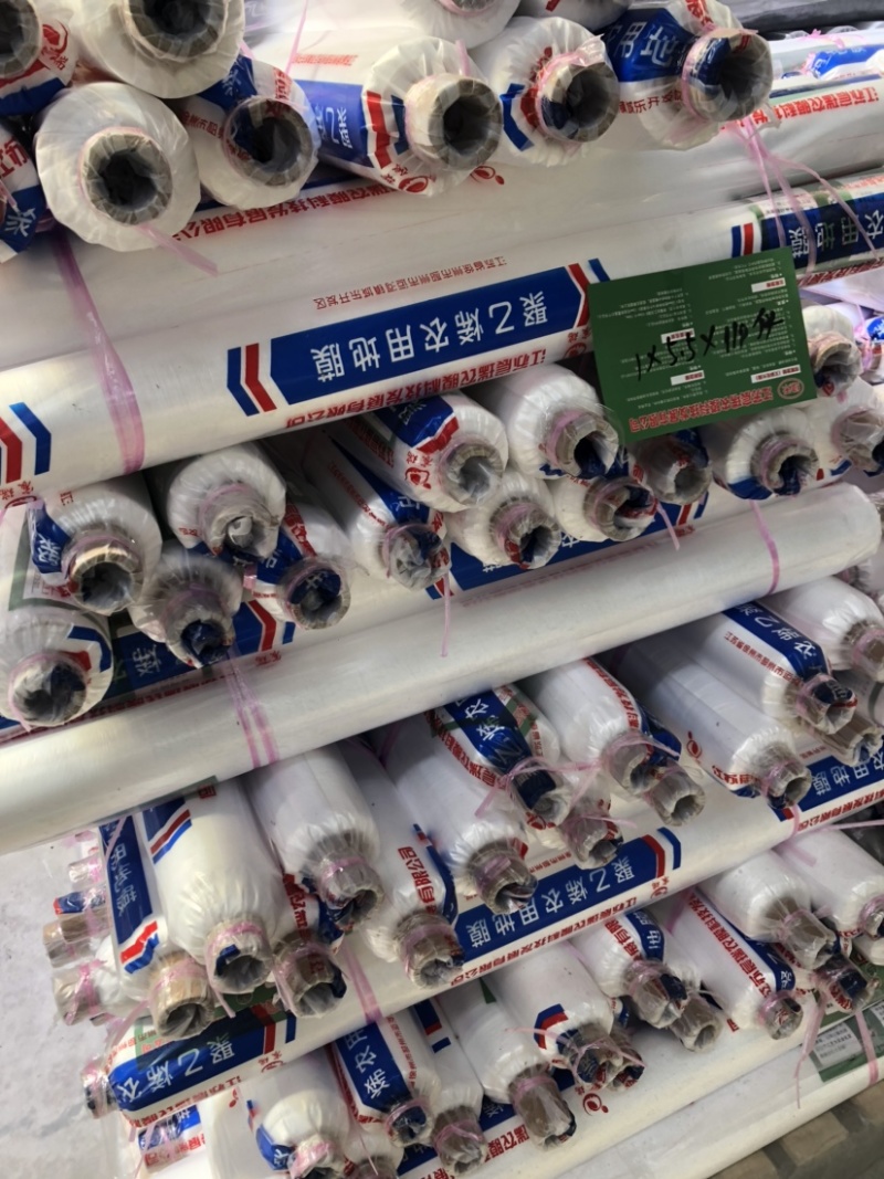 地膜，黑膜、白膜24小时开机生产中，需要的老板料子