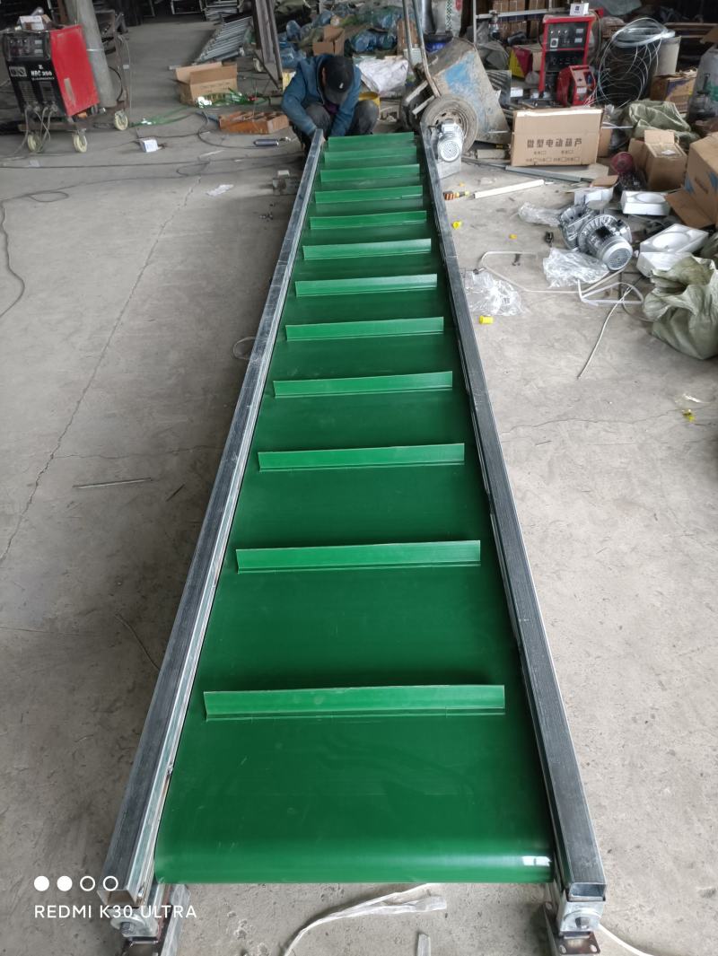 PVC刮板裙边输送机输送带传送带，茶叶药材颗粒上料