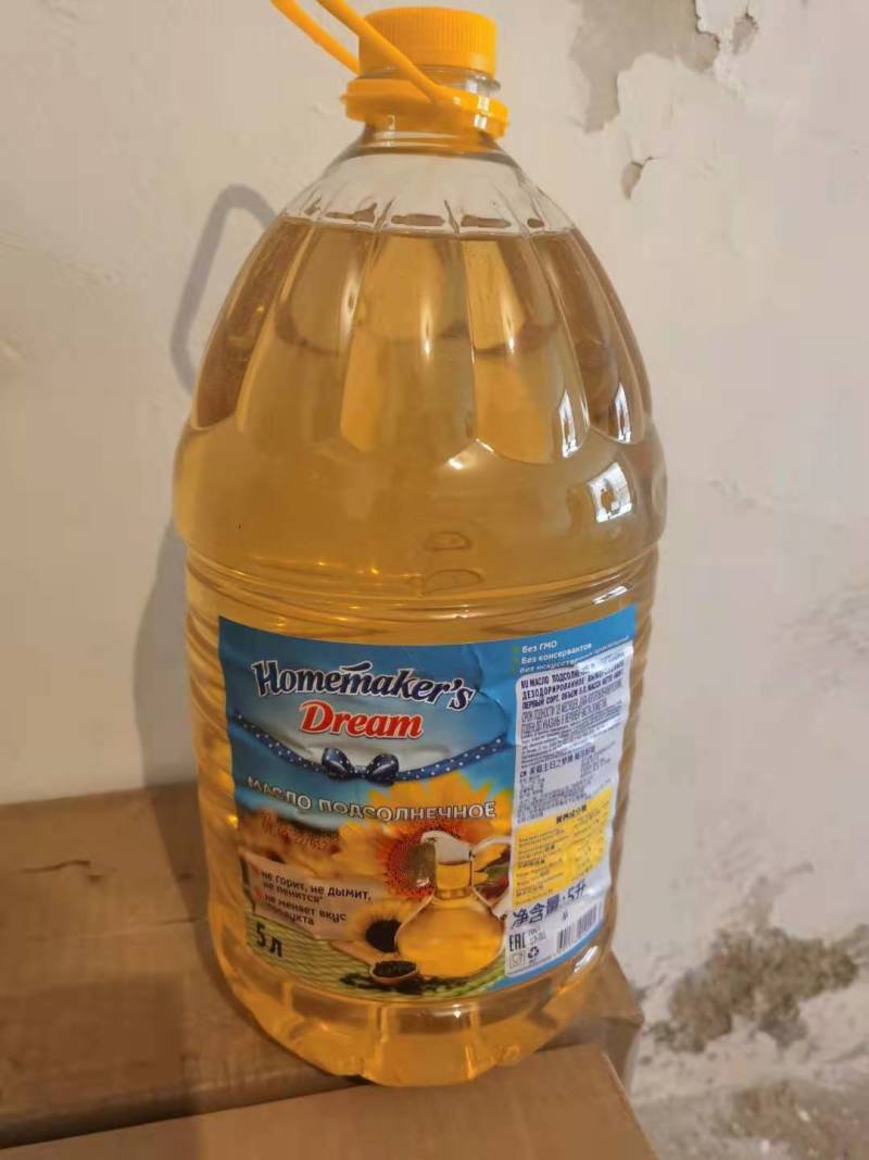 俄罗斯葵花油一手货源手续齐全可入商超一件三桶一桶五升