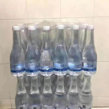 云海湾天然矿泉水临期水