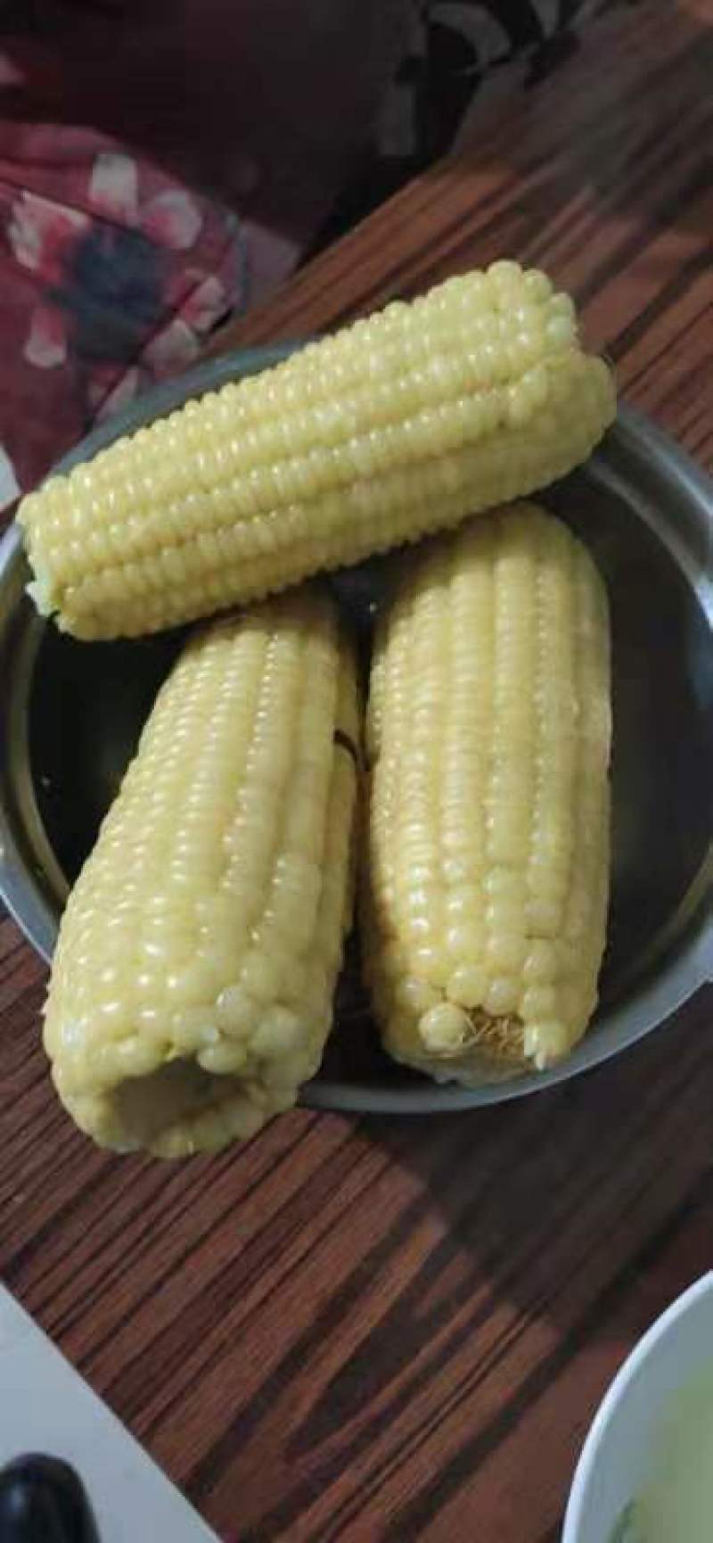 冷库口感香甜，储存新鲜，颗粒饱满，粘玉米