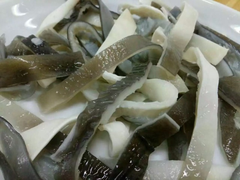 鲨鱼皮，去沙去肉，皮厚，口感糯滑