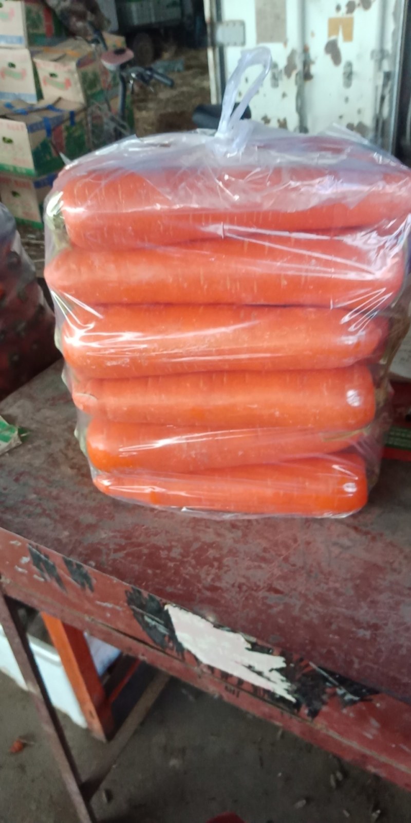 河北永年精品胡萝卜大量供应中，可供大型批发市场和超市