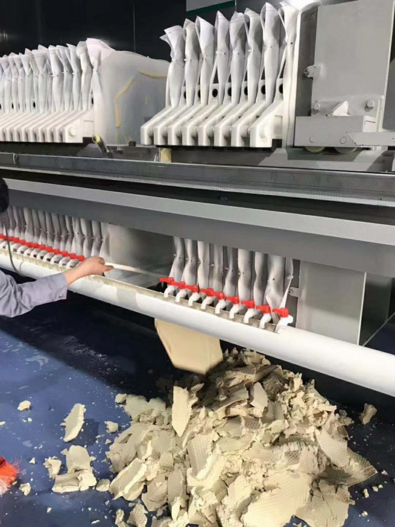 新鲜豆奶渣，营养价值高，无需发酵，可直接喂养