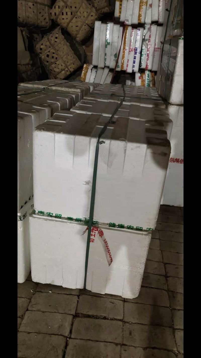 专业整车泡沫箱，可发华南，华中，华北以南等地区。