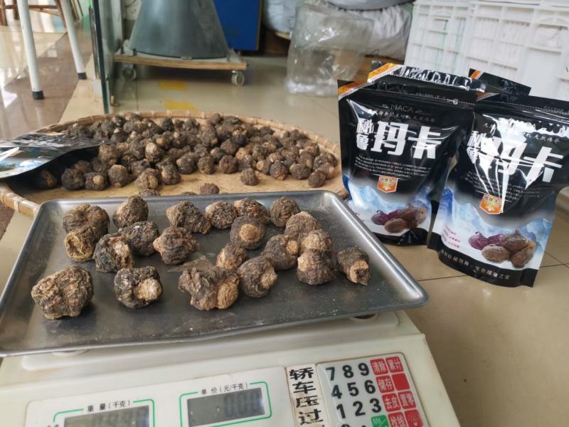 秘鲁进口黑玛卡大果，中果，小果大量批发玛卡片一手货源。