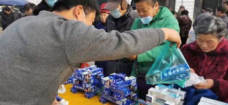 牙膏牙刷三件套日化用品跑江湖热卖产品送广告布录音