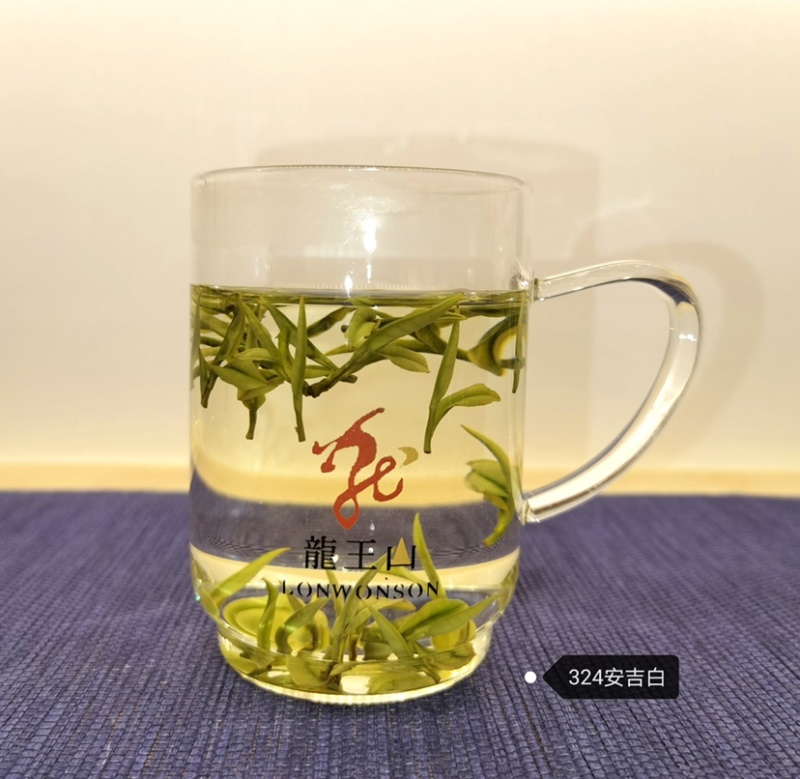核心产地，正宗安吉白茶，明前头采，量大从优。