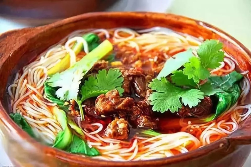 贵州石阡特产小吃绿豆粉美味佳肴回味无穷