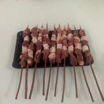 红柳羊肉串，厂家发货。大量供应，欢迎全国老板采购。