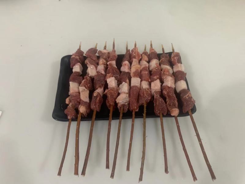 红柳羊肉串，厂家发货。大量供应，欢迎全国老板采购。