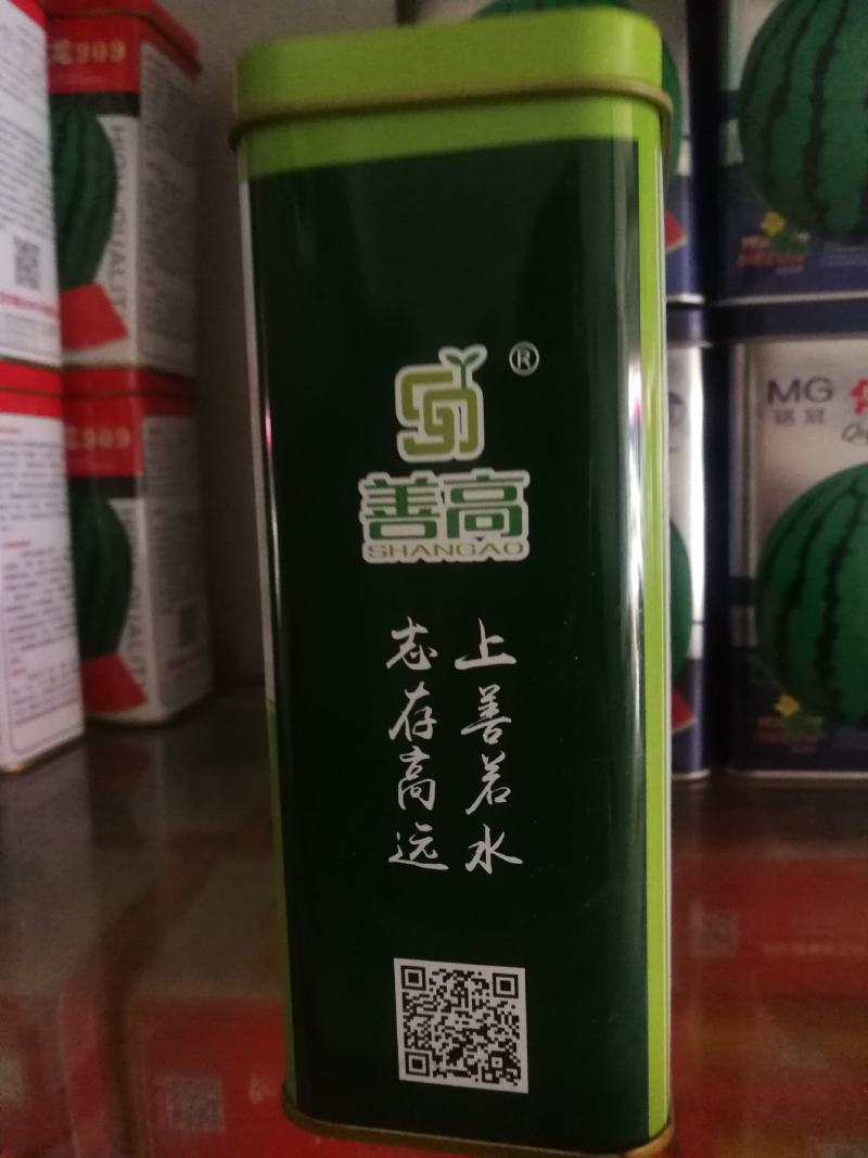 西瓜种果皮淡绿色墨绿皮薄外型美观果型更大