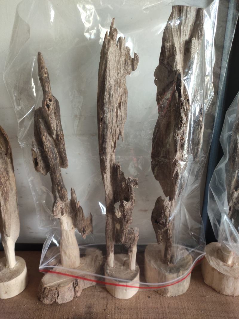 天然沉香虫漏小摆件手工作品