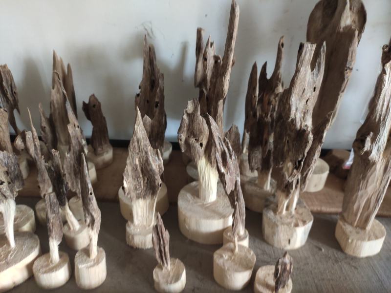 天然沉香虫漏小摆件手工作品