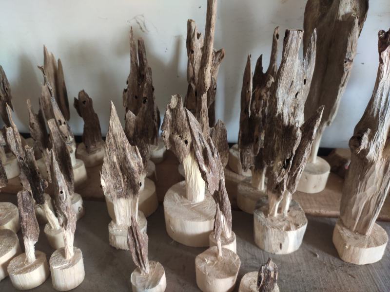 天然沉香虫漏小摆件手工作品