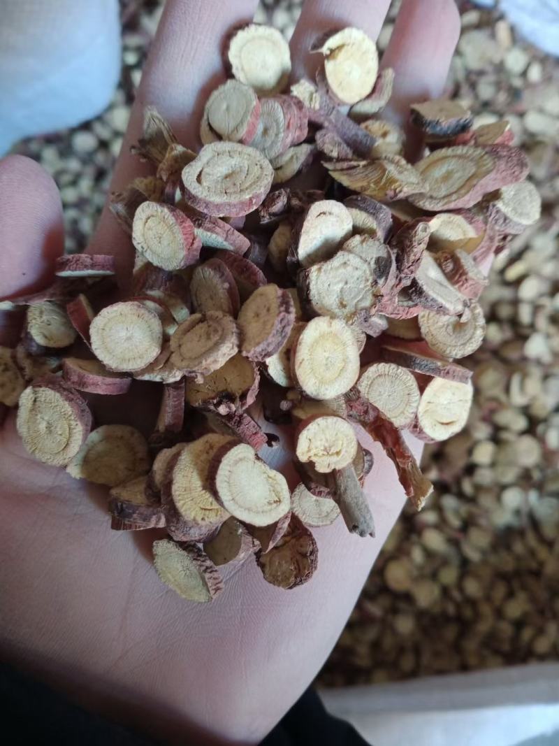 特此推荐甘肃瓜州精品甘草鲜货以及片等各种规格齐全欢迎咨询