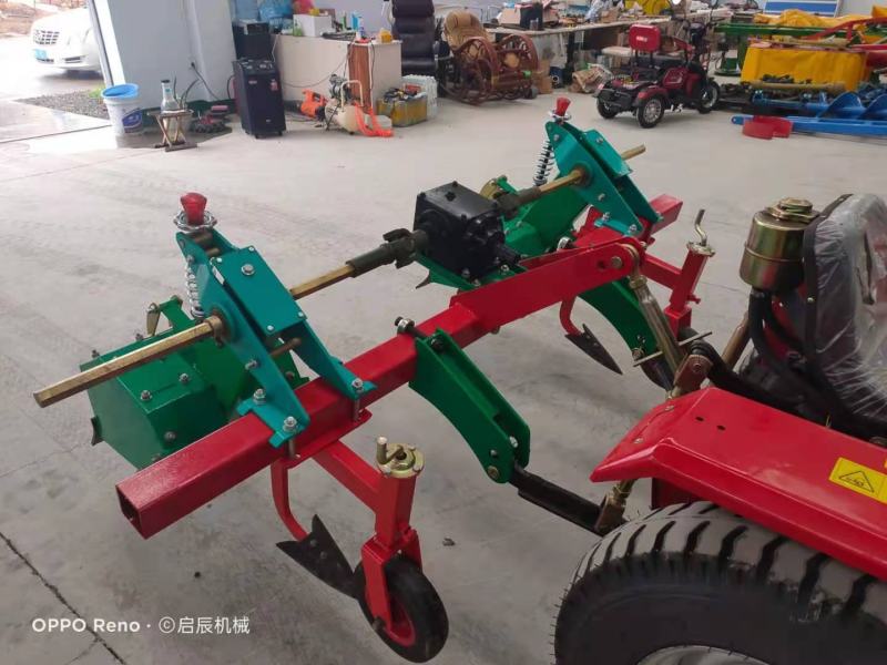四轮拖拉机带新款旋耕除草机玉米棉花地除草机2行3行除草机