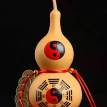 雕刻摆放葫芦，25厘米左右，五帝钱配饰，镇宅辟邪摆放。
